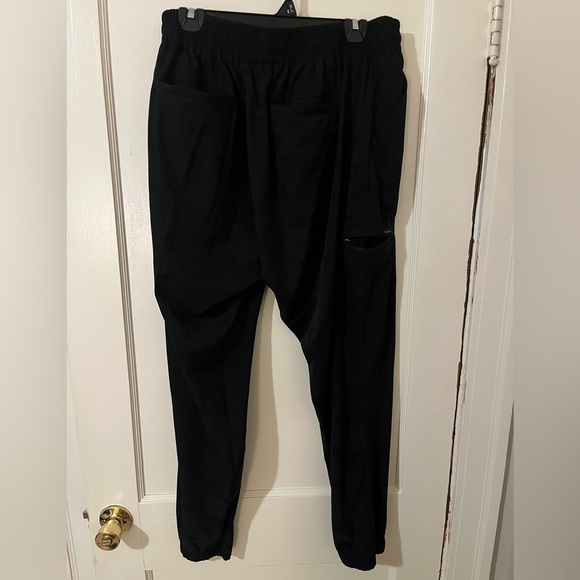 Healing Hands Black Camo Jogger Scrub Pants - Picture 2 of 3